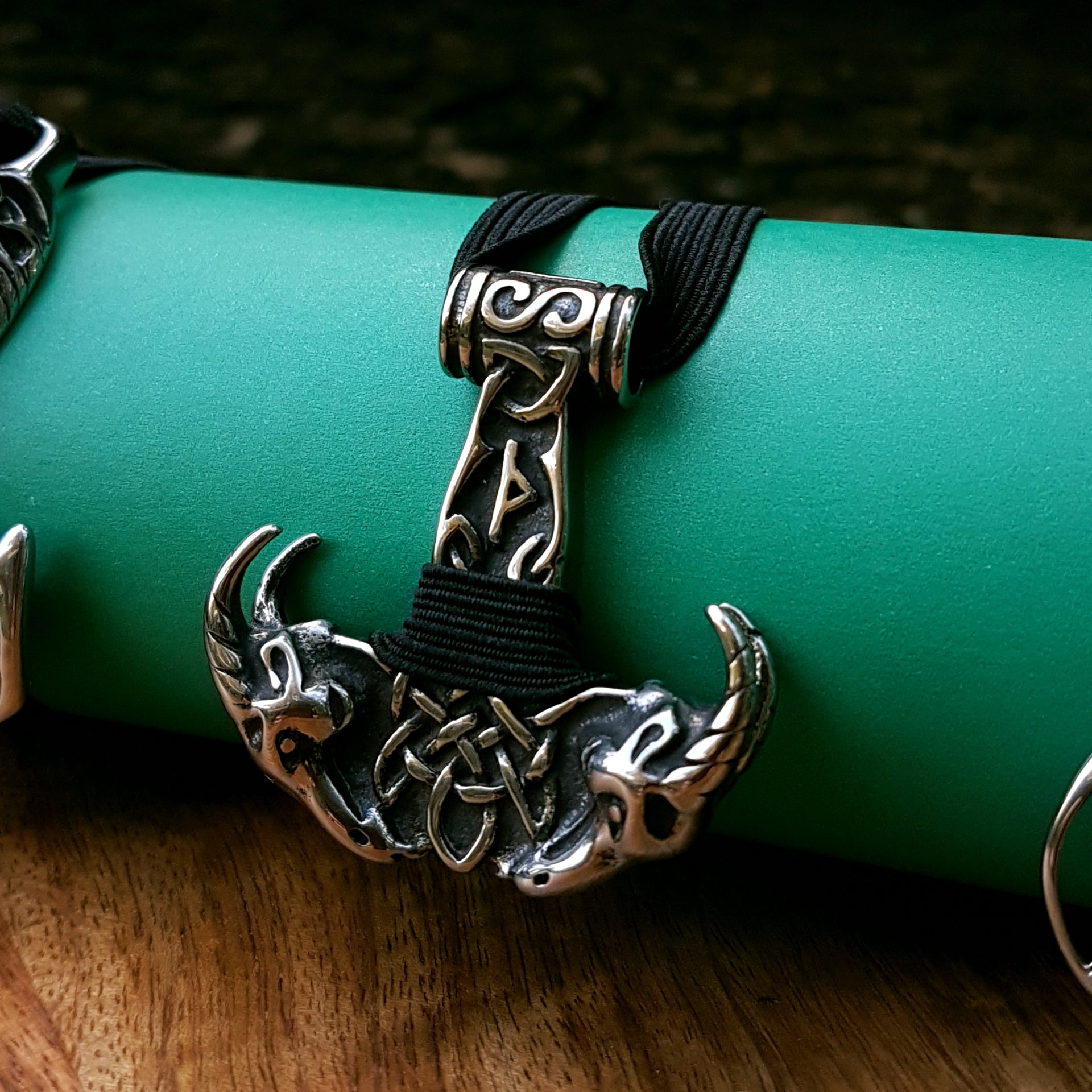 Viking goat dread tie