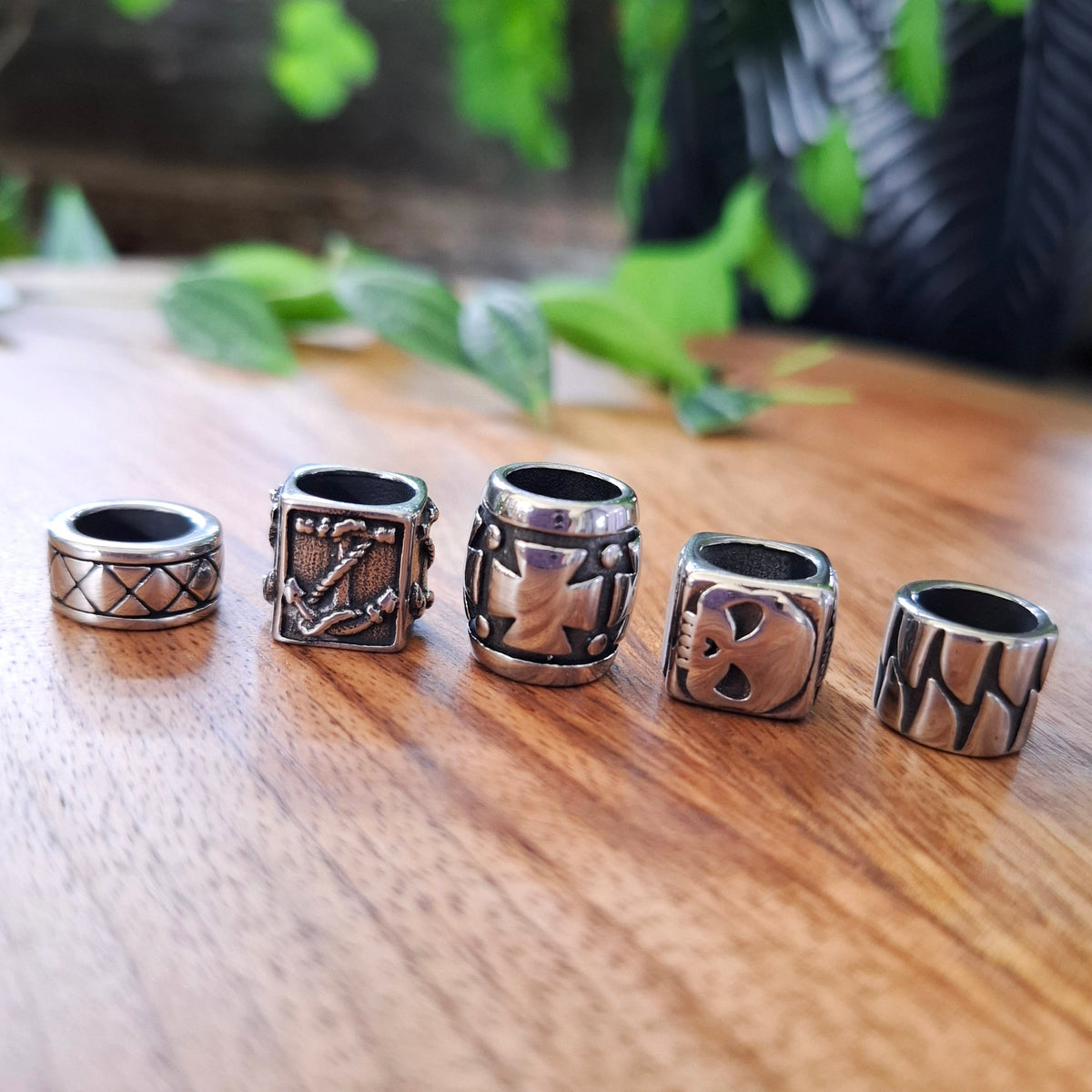 Set of 5 stainless steel dread beads