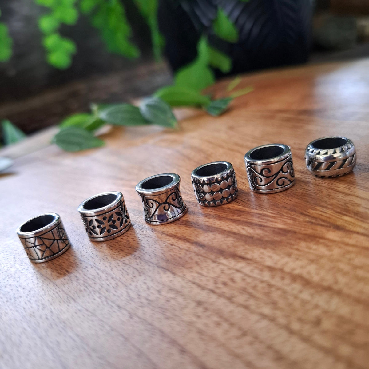 Set of 6 stainless steel dread beads
